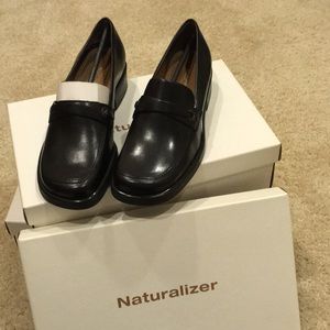 NEW Naturalizer loafer